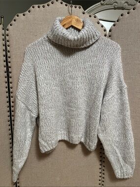 Women’s H&M divided knit sweater size large